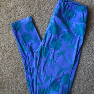 One size (OS) LuLaRoe leggings